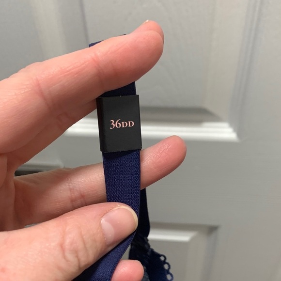 Victoria's Secret Midnight Lace Bra - Picture 3 of 4